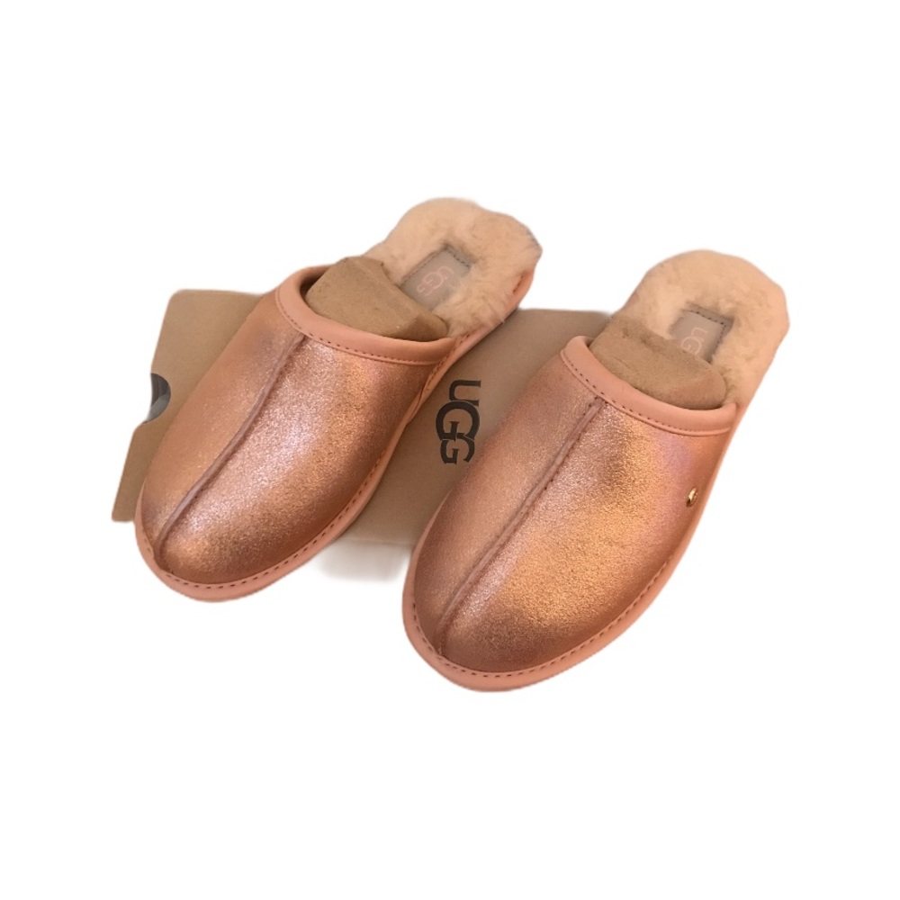 👑New Rose Gold UGG slippers👑👸